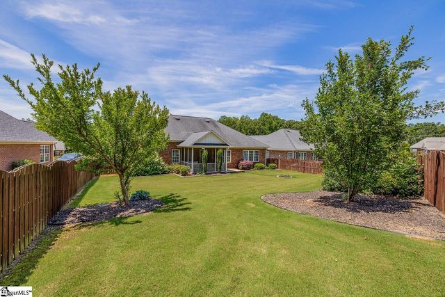821 E Golden View Lane, Boiling Springs, SC 29316