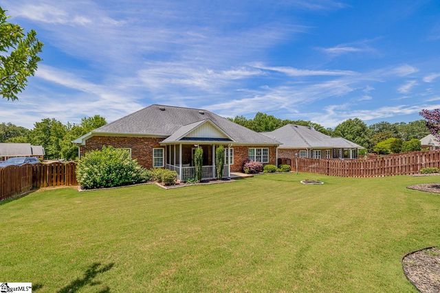 821 E Golden View Lane, Boiling Springs, SC 29316