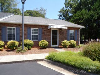 319 7th Street Place SW E5, Conover, NC 28613