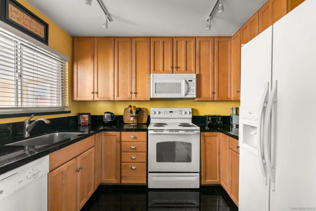 2530 Clairemont Drive 206, San Diego, CA 92117