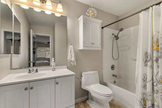 2530 Clairemont Drive 206, San Diego, CA 92117