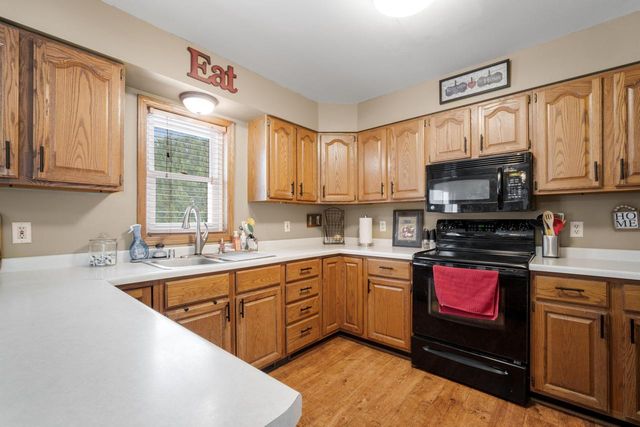 3222 Windsor PLACE, West Bend, WI 53090