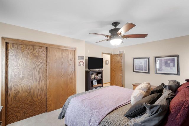 3222 Windsor PLACE, West Bend, WI 53090