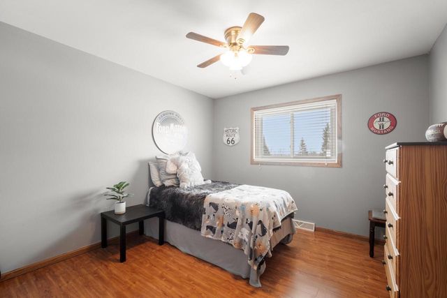 3222 Windsor PLACE, West Bend, WI 53090