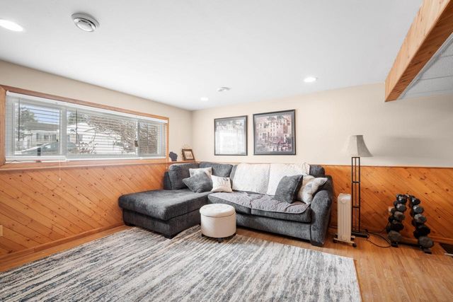 3222 Windsor PLACE, West Bend, WI 53090