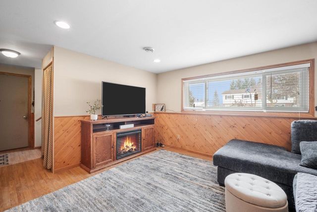 3222 Windsor PLACE, West Bend, WI 53090