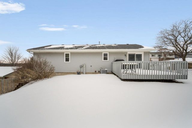 3222 Windsor PLACE, West Bend, WI 53090