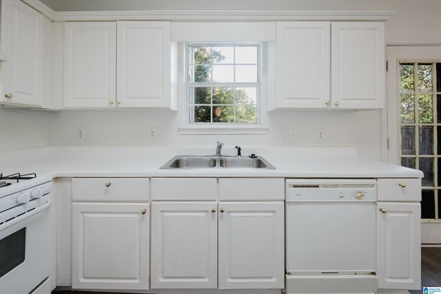121 SOMMERSBY CIRCLE, Pelham, AL 35124