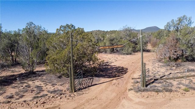 4895 N Gray Fox Lane, Kingman, AZ 86401