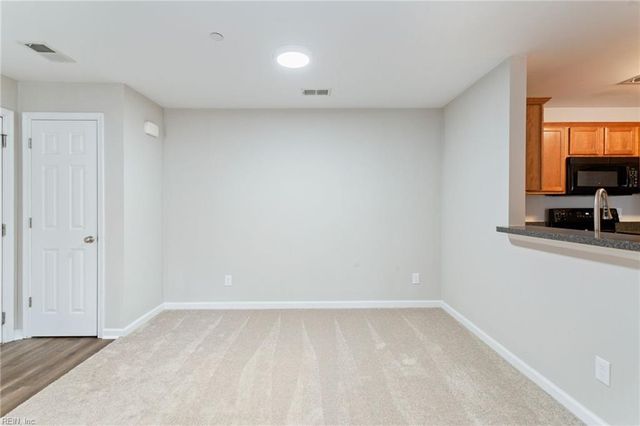 431 Old Colonial Way Unit 203, Newport News, VA 23608