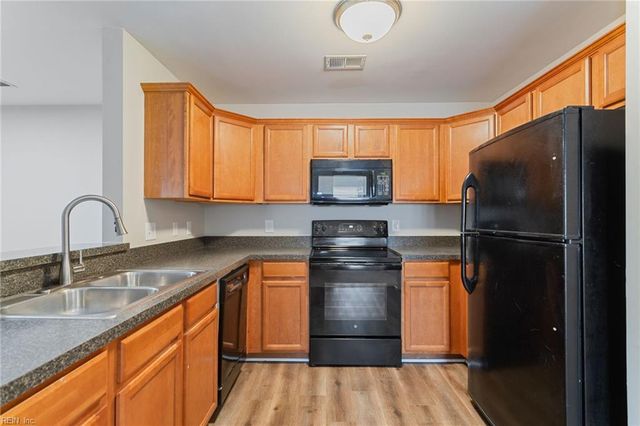 431 Old Colonial Way Unit 203, Newport News, VA 23608