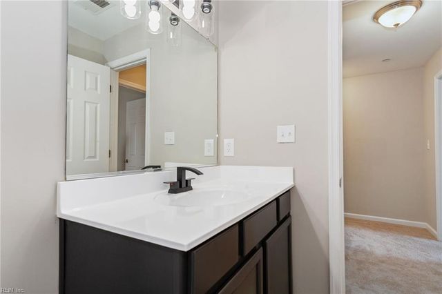 431 Old Colonial Way Unit 203, Newport News, VA 23608