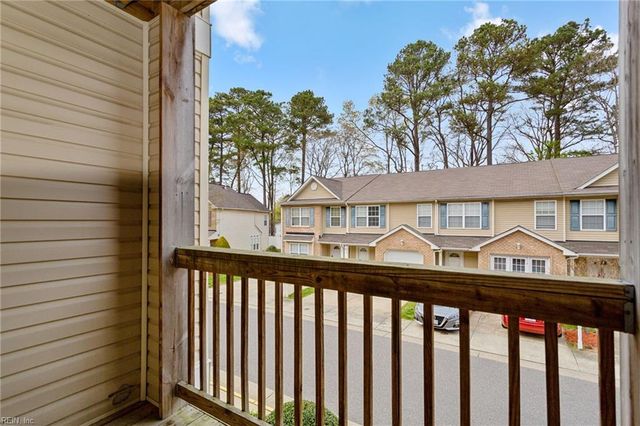 431 Old Colonial Way Unit 203, Newport News, VA 23608