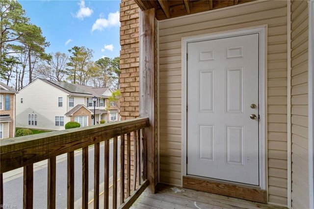 431 Old Colonial Way Unit 203, Newport News, VA 23608