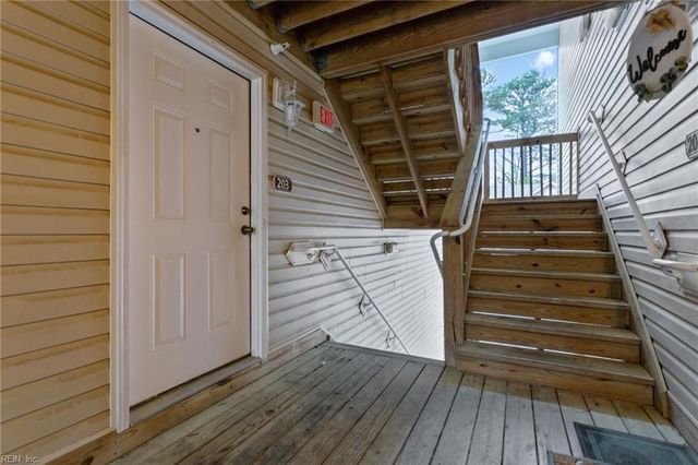 431 Old Colonial Way Unit 203, Newport News, VA 23608