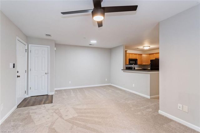 431 Old Colonial Way Unit 203, Newport News, VA 23608