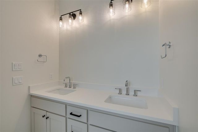9213 NW 147th Terrace, Yukon, OK 73099