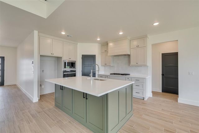 9213 NW 147th Terrace, Yukon, OK 73099