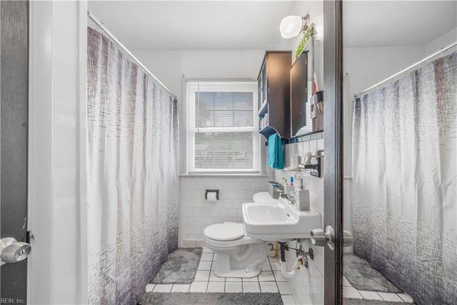 8415 Orcutt AVE, Hampton, VA 23605