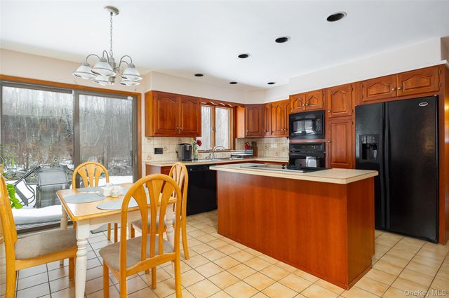 21 Lounsbury Drive, Baldwin Place, NY 10505