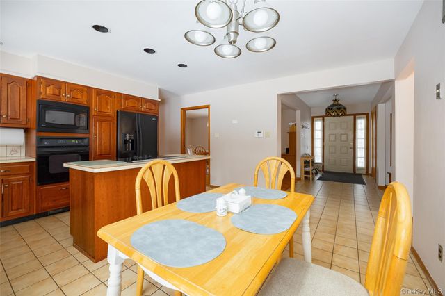 21 Lounsbury Drive, Baldwin Place, NY 10505