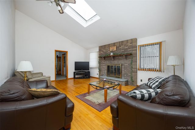 21 Lounsbury Drive, Baldwin Place, NY 10505