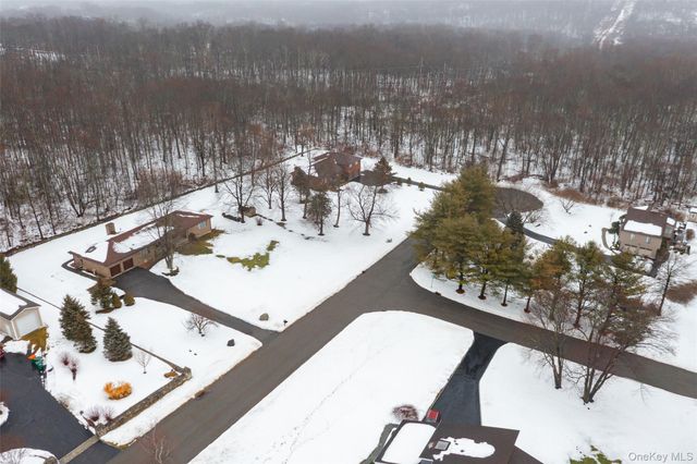 21 Lounsbury Drive, Baldwin Place, NY 10505