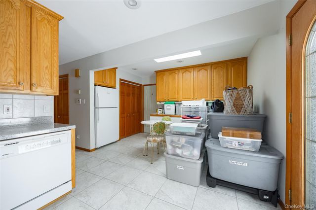 21 Lounsbury Drive, Baldwin Place, NY 10505