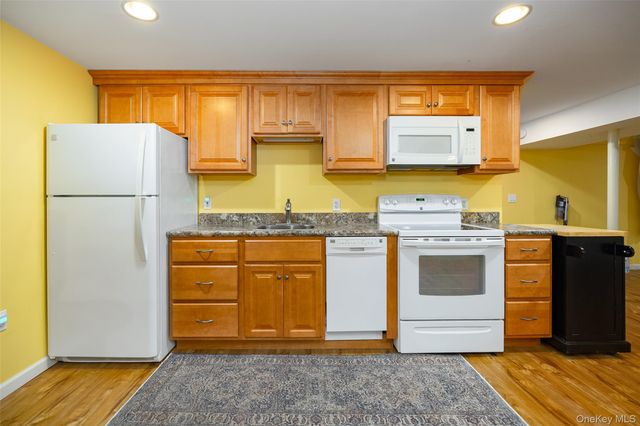 21 Lounsbury Drive, Baldwin Place, NY 10505