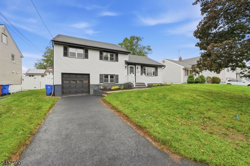 624 Exeter Rd, Linden City, NJ 07036 — photo 2