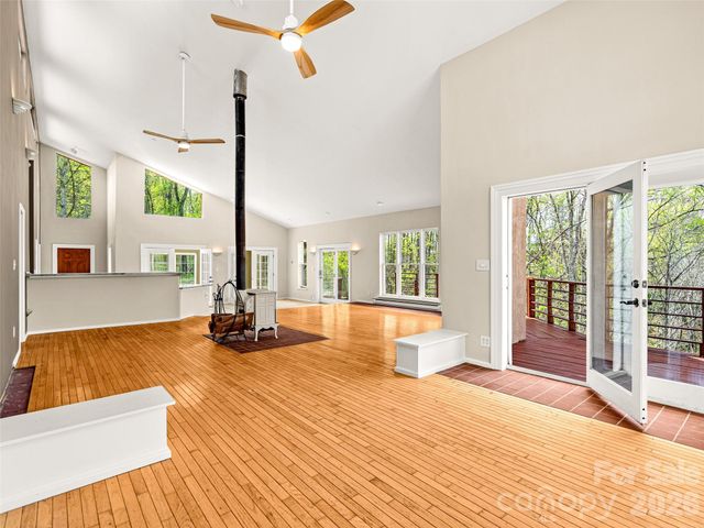 76 Raven Rock Lane, Marshall, NC 28753
