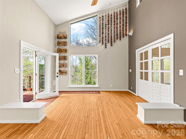 76 Raven Rock Lane, Marshall, NC 28753