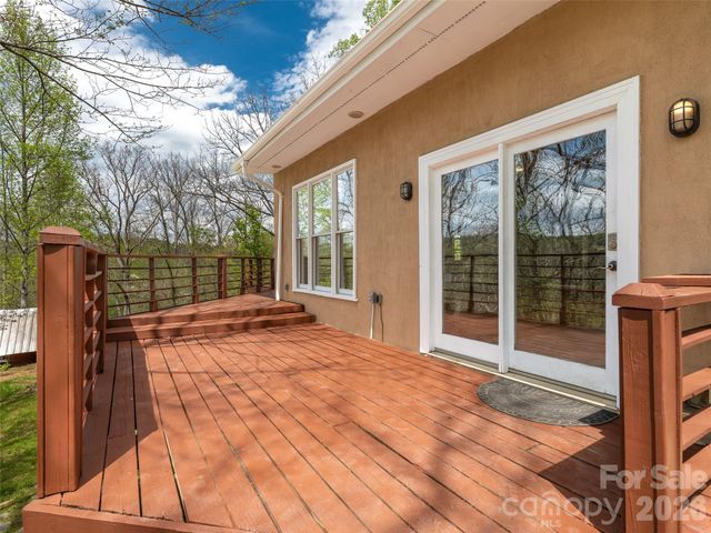 76 Raven Rock Lane, Marshall, NC 28753