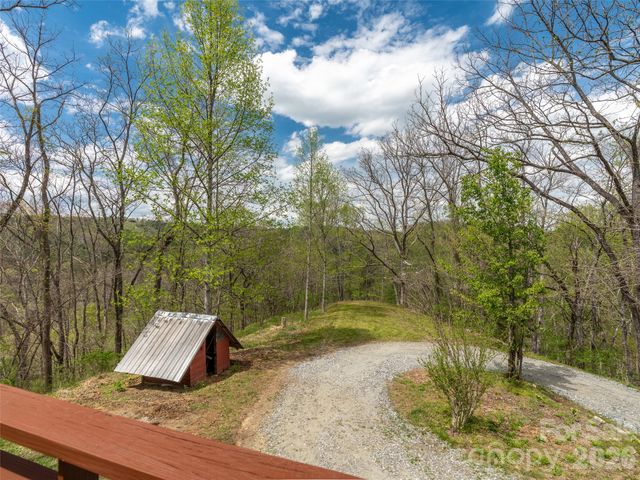 76 Raven Rock Lane, Marshall, NC 28753