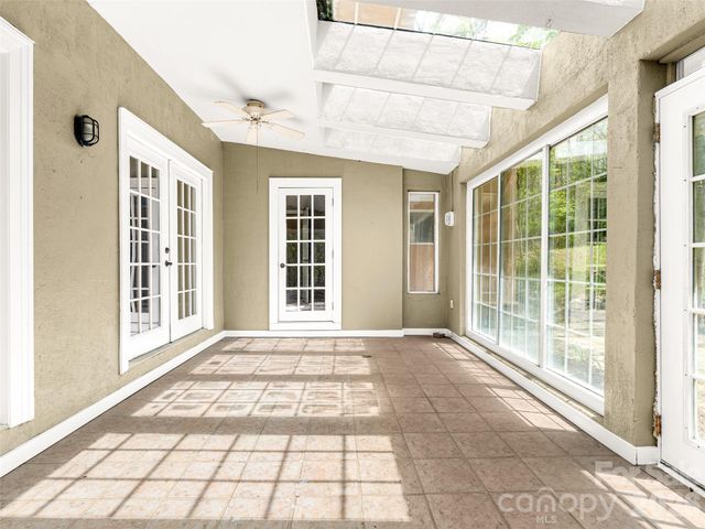 76 Raven Rock Lane, Marshall, NC 28753