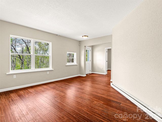 76 Raven Rock Lane, Marshall, NC 28753