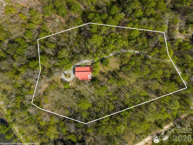 76 Raven Rock Lane, Marshall, NC 28753