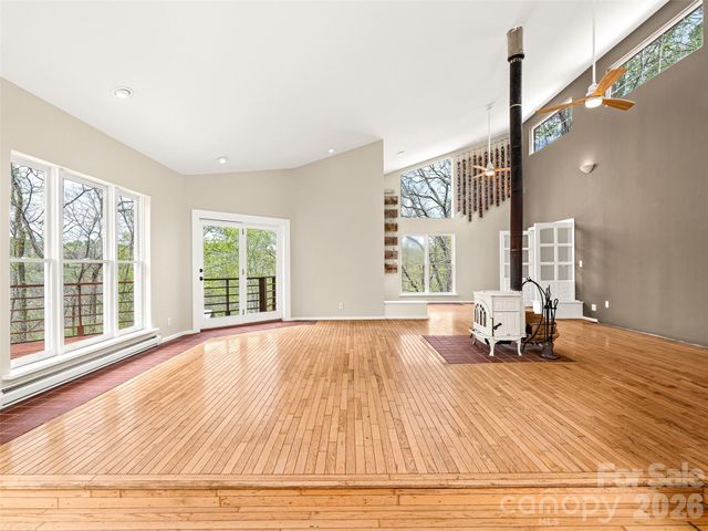 76 Raven Rock Lane, Marshall, NC 28753