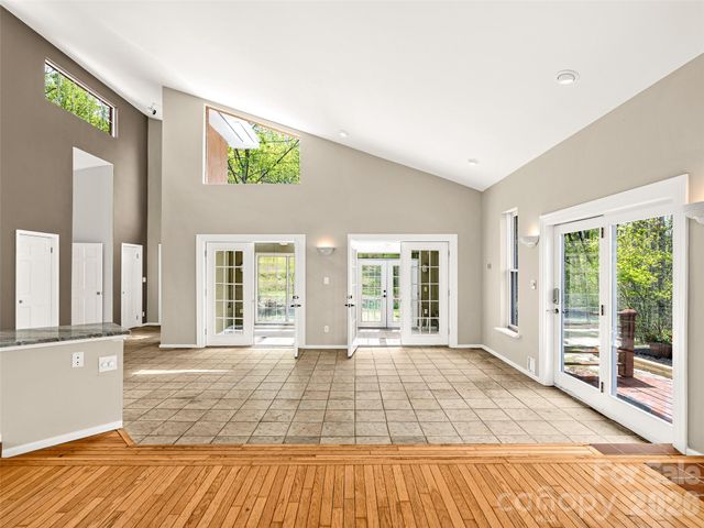 76 Raven Rock Lane, Marshall, NC 28753