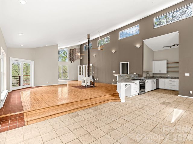 76 Raven Rock Lane, Marshall, NC 28753