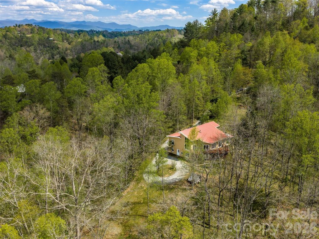 76 Raven Rock Lane, Marshall, NC 28753