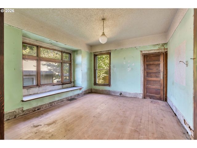 1515 Se MAIN St, Portland, OR 97214
