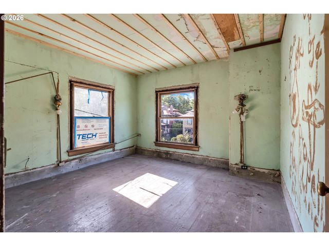 1515 Se MAIN St, Portland, OR 97214