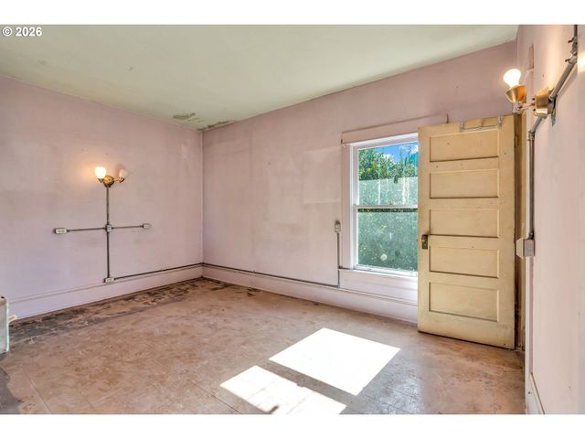 1515 Se MAIN St, Portland, OR 97214