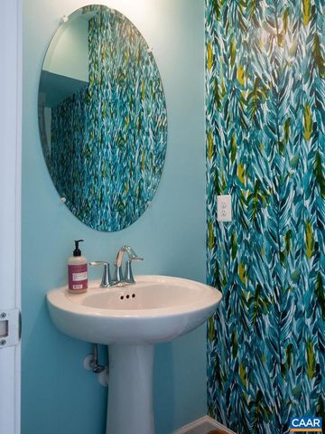 1011 STONEHENGE AVE EXT, Charlottesville, VA 22902