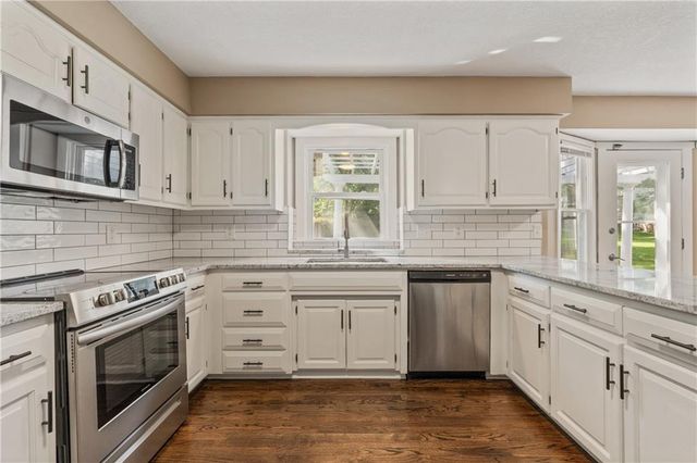 15125 W 84th Street, Lenexa, KS 66219