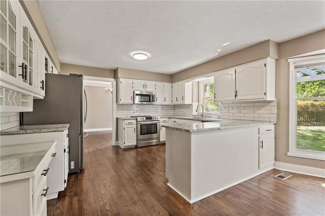 15125 W 84th Street, Lenexa, KS 66219