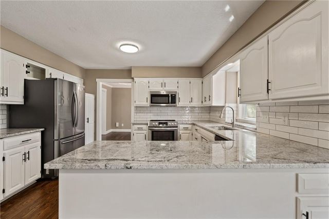 15125 W 84th Street, Lenexa, KS 66219