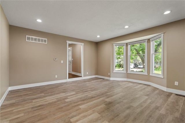 15125 W 84th Street, Lenexa, KS 66219