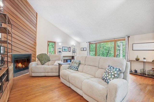 6214 Knollwood Drive, Oregon, WI 53575